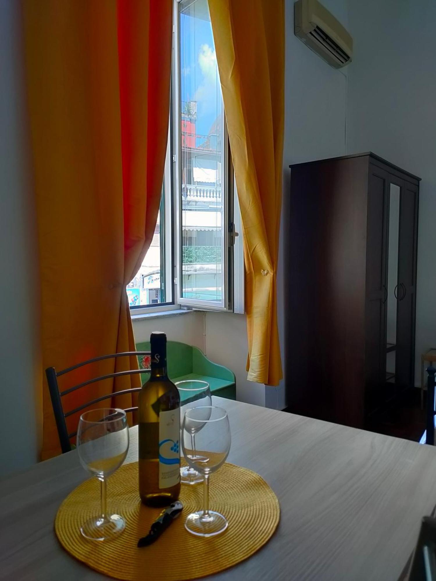 Napoli Centro Casa Annina Close To Toledo St エクステリア 写真