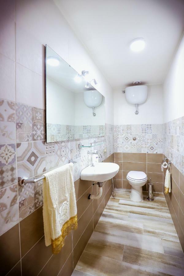 Napoli Centro Casa Annina Close To Toledo St エクステリア 写真