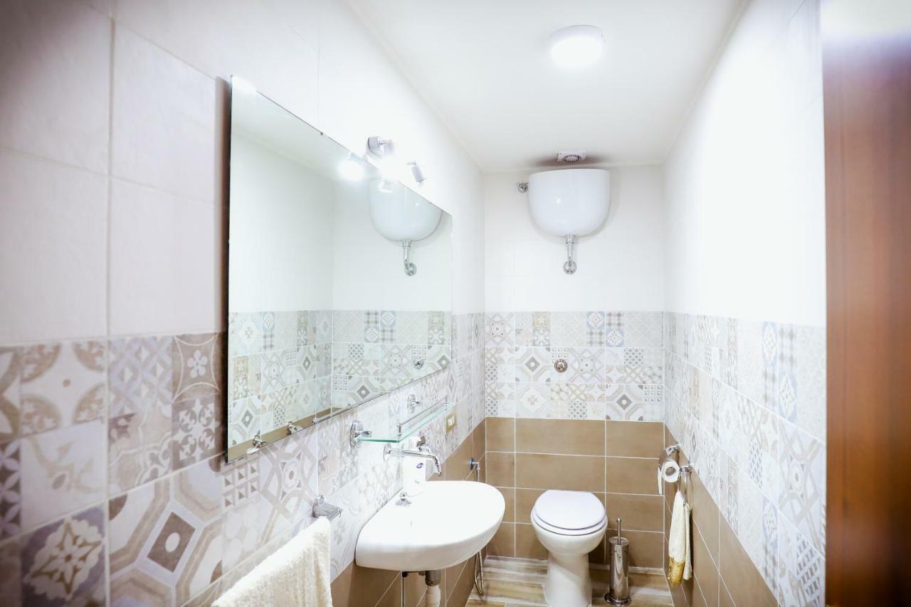 Napoli Centro Casa Annina Close To Toledo St エクステリア 写真